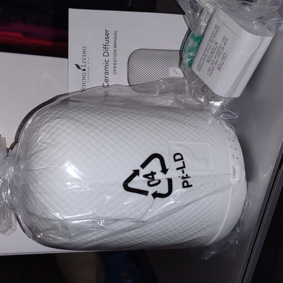 Young Living Haven Ceramic Essential Oil Diffuser NEW IN BOX!  NIB! - Picture 2 of 6